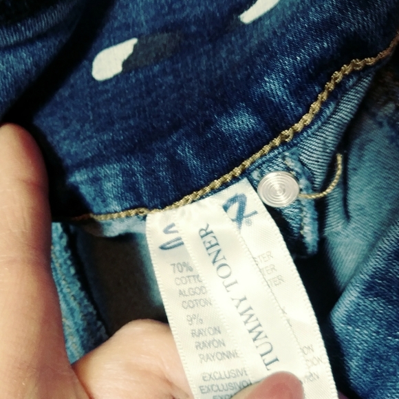 SEVEN JEANS Straight Leg Tummy Toner Light Distressing Raw Hem Stretchy Size 8 - Picture 8 of 11